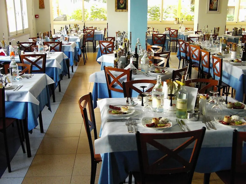 Hotel Metron Cesenatico 3*,  Włochy