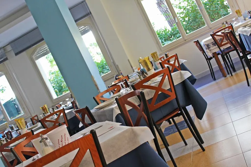 Hotel Metron Cesenatico 3*,  Włochy