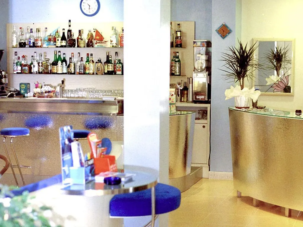 Hotel Metron Cesenatico 3*,
